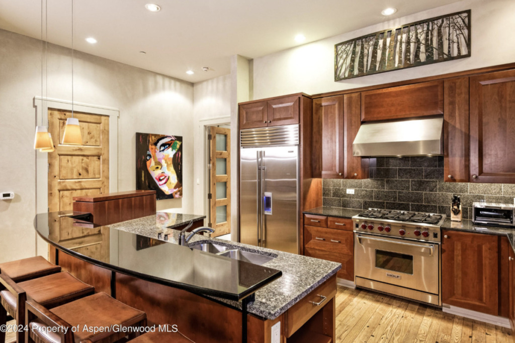 Aspen_Co_condos_for_sale_501_Rio_Grande_Place_Unit_204_2_AspenSnowmassSothebys-1