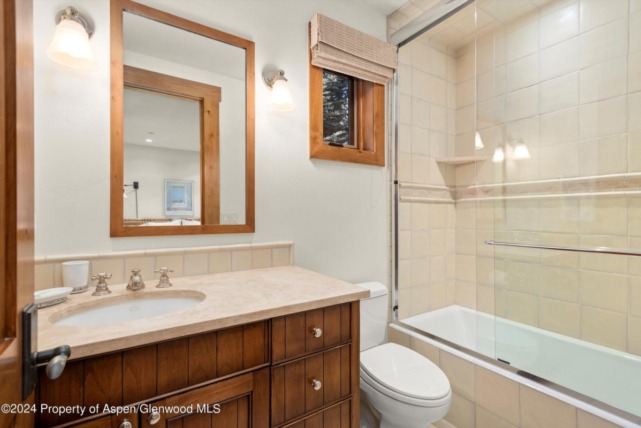 Aspen_Co_duplex:halfduplex_for_sale_1432_Sierra_Vista_Drive_10_AspenSnowmassSothebys