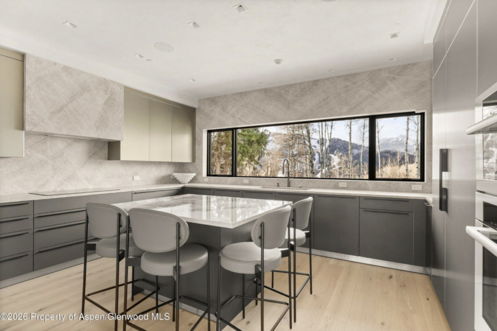 Aspen_Co_homes_for_sale_323_E_Reds_Road_5_Compass-1