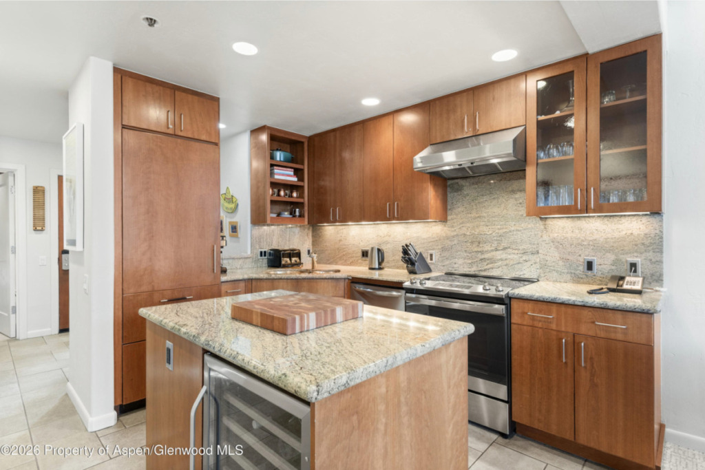 Aspen_Co_condos_for_sale_610_S_West_End_Street-_3_AspenSnowmassSothebys-1
