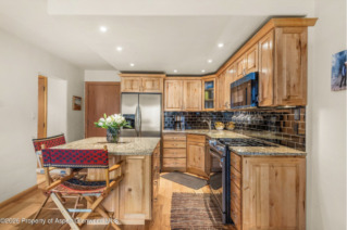 Aspen_Co_condos_for_sale_700_236_Vine_Street,_2_ColdwellBankerMM