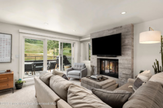 Snowmass_Village_condo_for_sale_294_Snowmass_Club_Circle_1209_1_DouglasElliman
