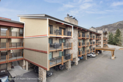 Snowmass_Village_condos_for_sale_30_Anderson_Lane_#826_1_ColdwellBankerMM