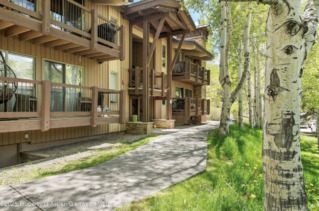 Snowmass_Village_condos_for_sale_35_Upper_Woodbridge_Road_2ab_9_ChristiesInternational