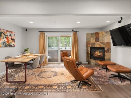 Aspen_Co_condos_for_sale_326_Midland_Avenue_302_2_ChristiesInternational