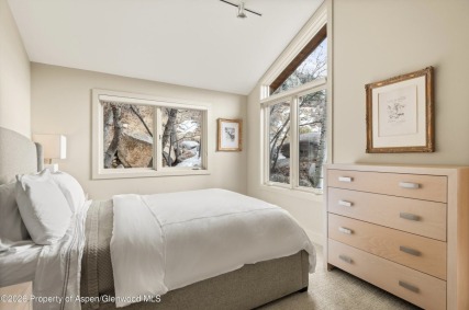 Aspen_Co_homes_for_sale_40_Mountain_Laurel_Lane_4_MontHausInternationalRealty