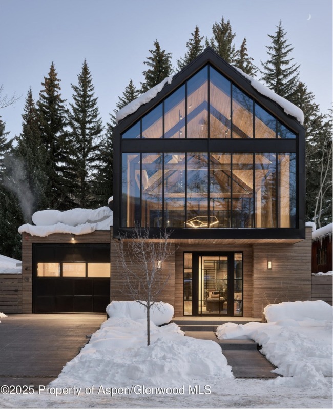 New Built West End Home at 411 Pearl Court Sells for $20.29M/$3,638 SF FURN Image