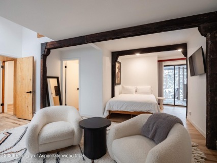 Aspen_Co_condos_for_sale_107_Aspen_Mountain_Road_3_1_ChristiesInternational