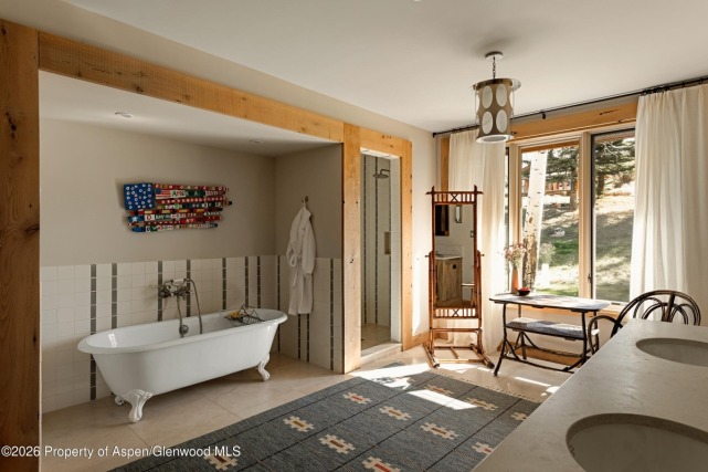 Aspen_Co_homes_for_sale_115_Meadowlark_Lane_10_DouglasElliman
