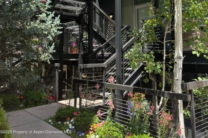 Aspen_Co_homes_for_sale_434_E_Main_Street_10_9_TheAgencyAspen