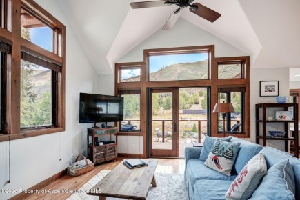 Aspen_Co_homes_for_sale_930_Matchless_Drivee_5_RedfinCorporation