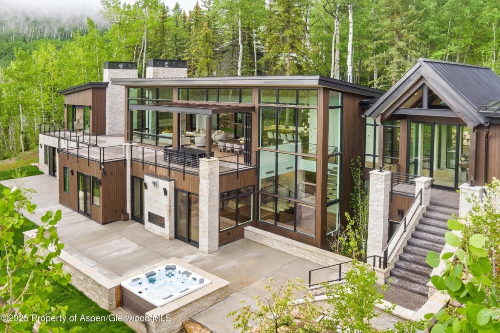 1234 Wood Road in Snowmass Village Sells for $19.75M/$3,381 SF Furn Image